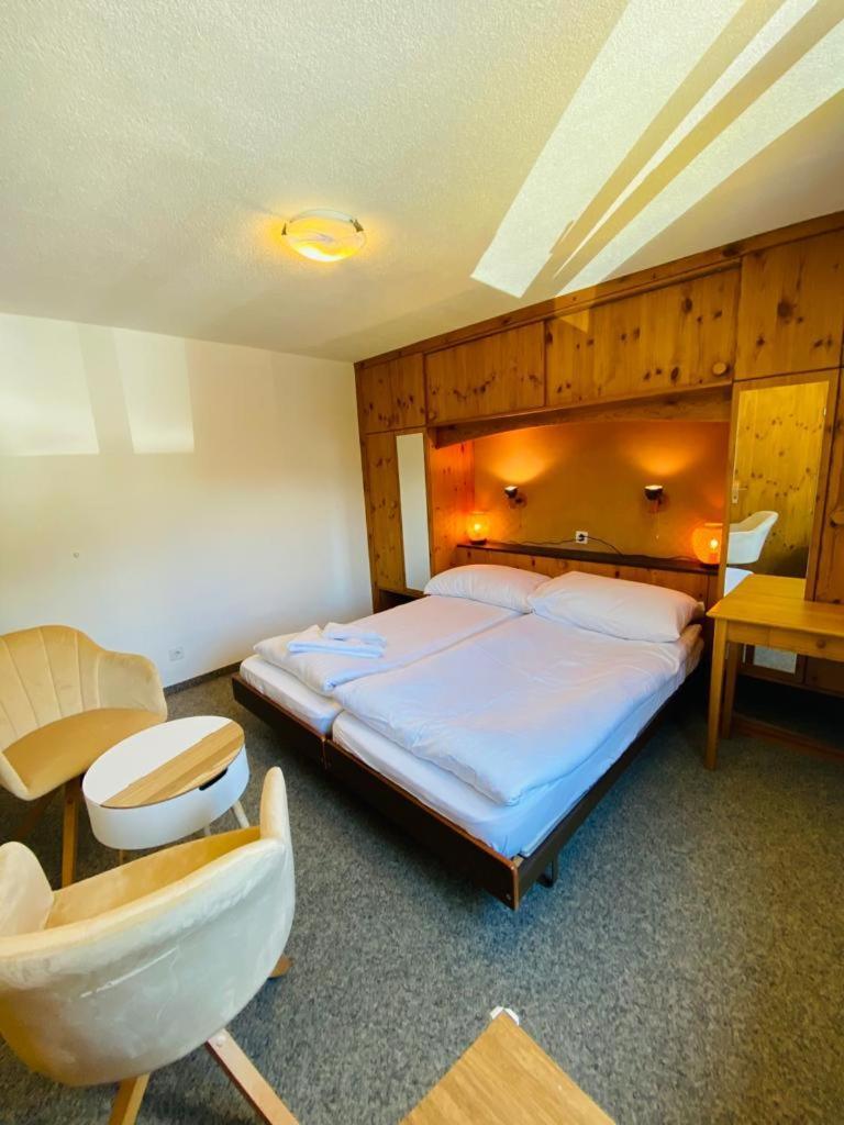 Hotel Old Jnn Клостерс Экстерьер фото