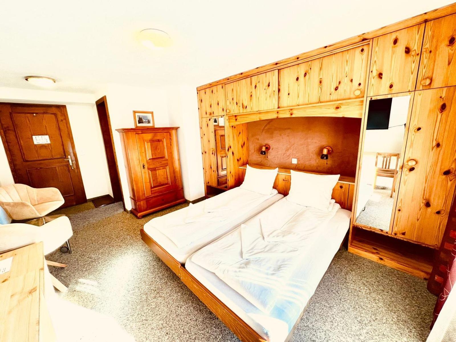 Hotel Old Jnn Клостерс Экстерьер фото