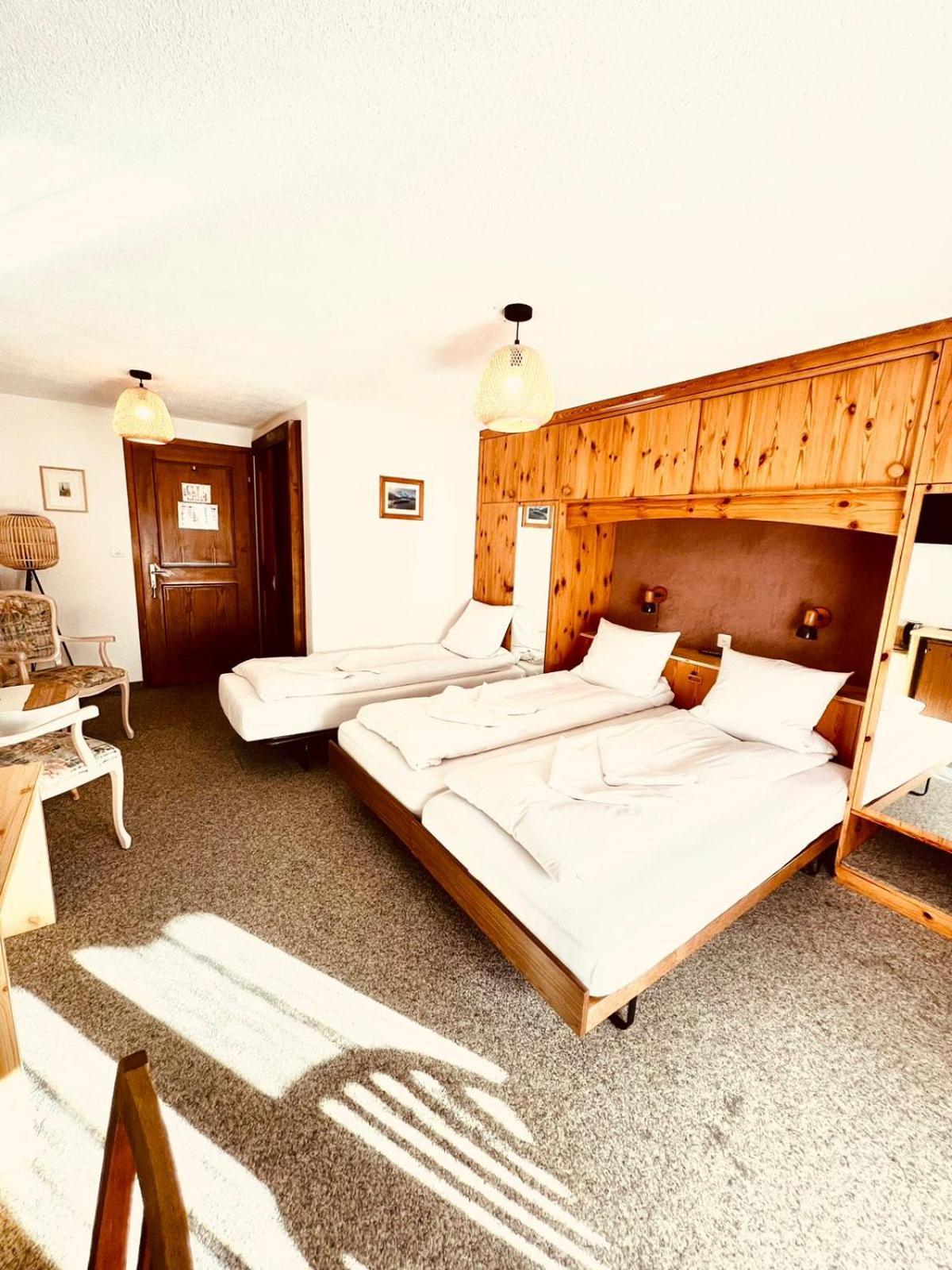 Hotel Old Jnn Клостерс Экстерьер фото