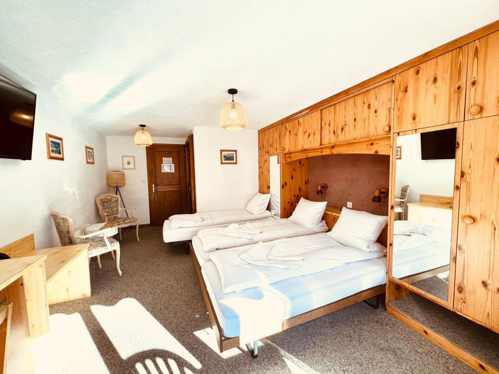 Hotel Old Jnn Клостерс Экстерьер фото